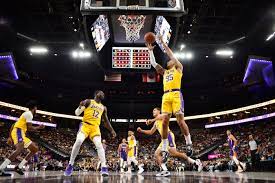 Los Angeles Lakersi nadmašili Golden State Warriorse 124-121
